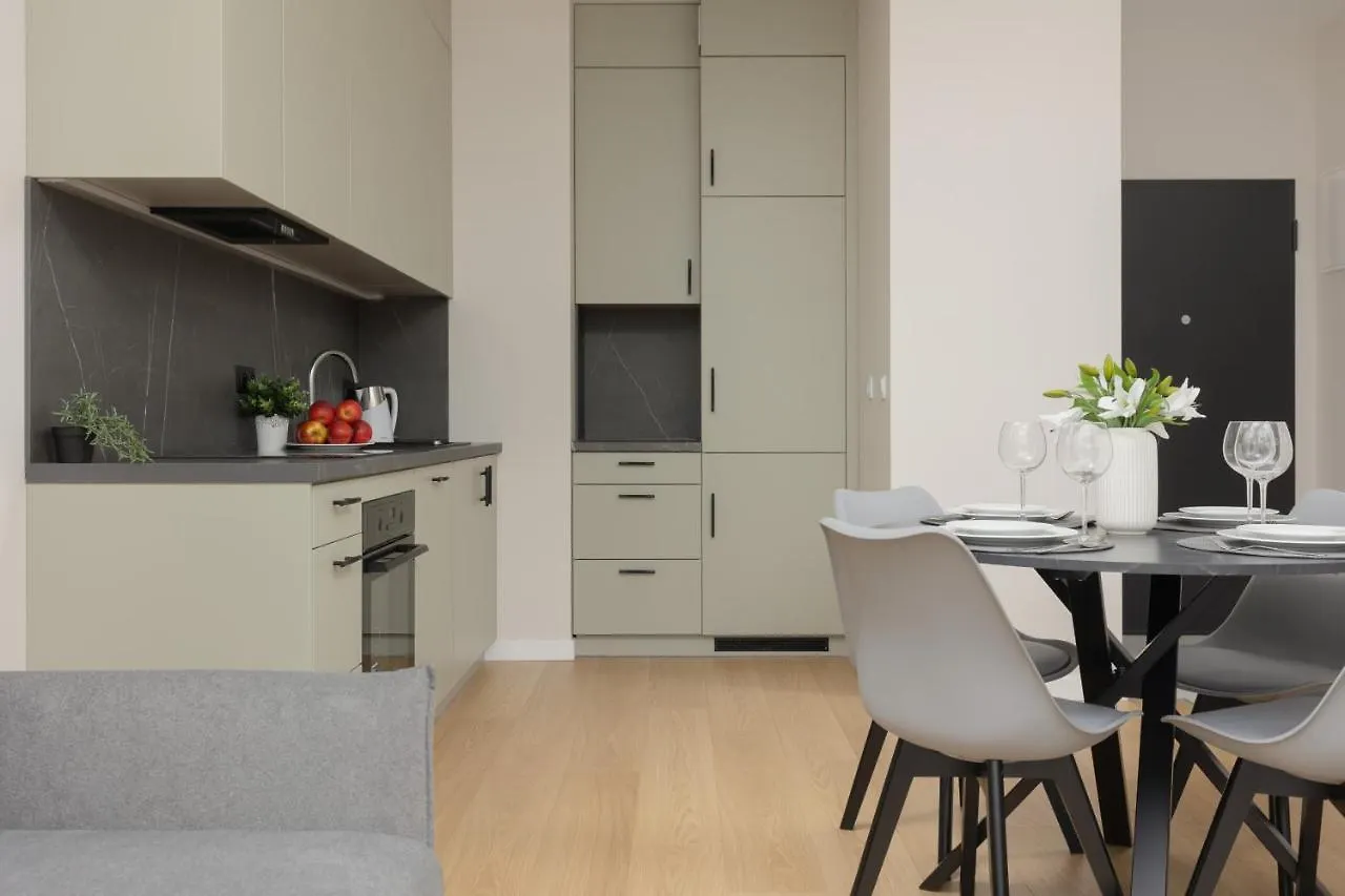 Wola Spacious Flat With Air Conditioning & Balcony By Noclegi Renters ワルシャワ