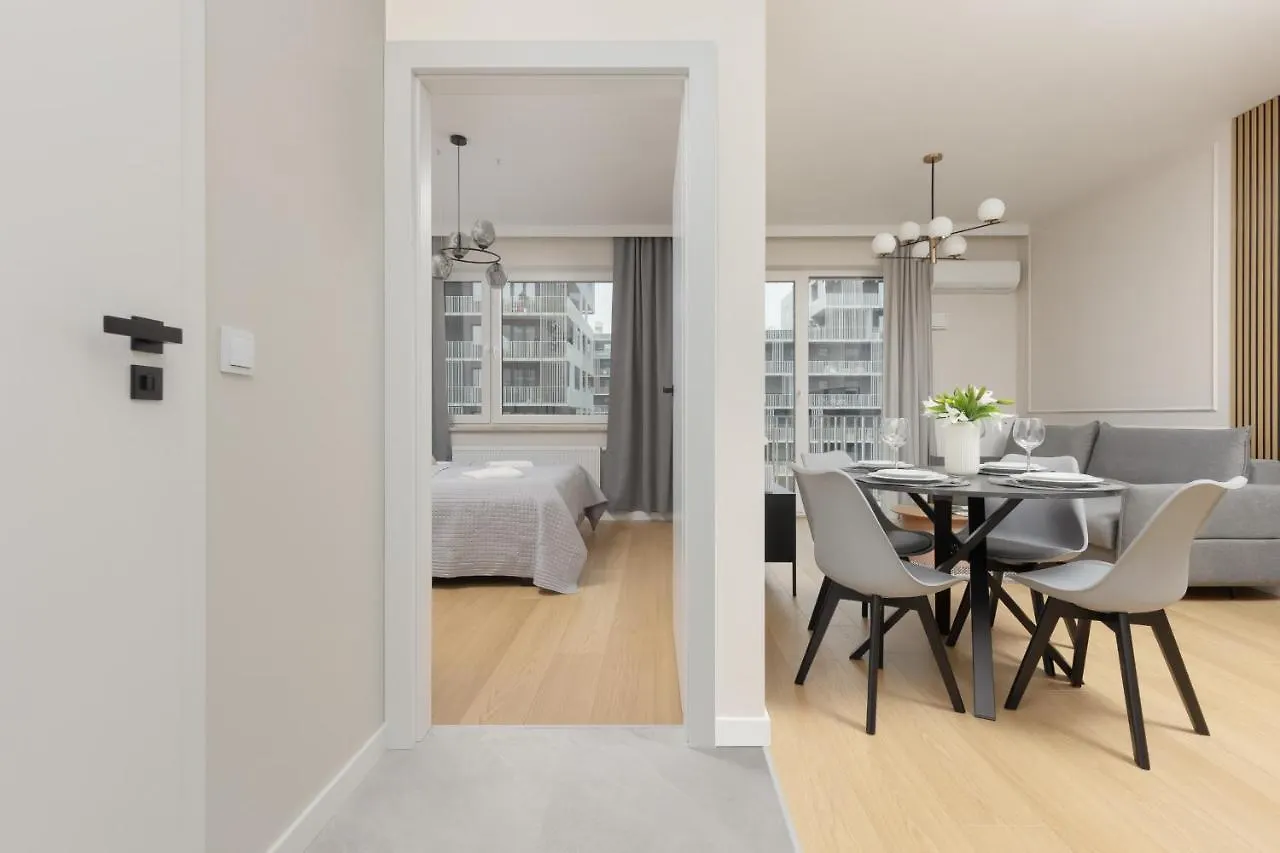 Wola Spacious Flat With Air Conditioning & Balcony By Noclegi Renters Warsaw 0*,